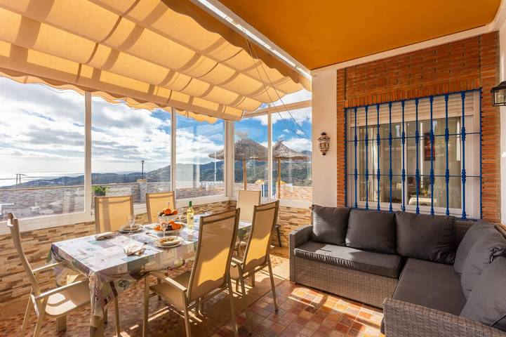 Casa rural para 6 personas, con terraza y vistas al mar en Torrox - 2
