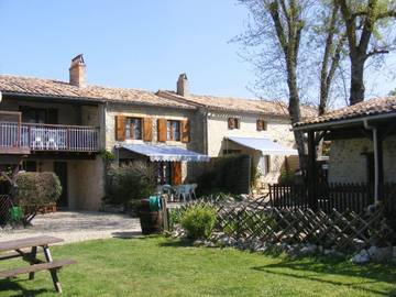 Gîte pour 7 personnes, avec jardin ainsi que piscine et vue, animaux acceptés à Baleyssagues