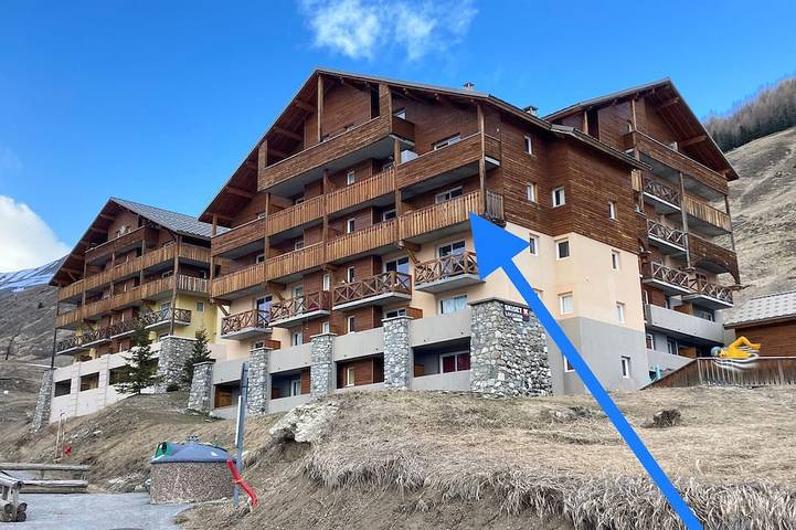 Location de vacances pour 6 personnes, avec balcon ainsi que jacuzzi et piscine, animaux acceptés à Allos