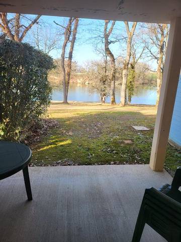 Gîte pour 5 personnes, avec jacuzzi ainsi que piscine et jardin, adapté aux familles à Monflanquin