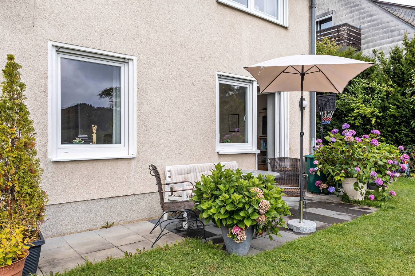 Hel lägenhet, Holiday Apartments Löwenstein Fewo 3 with Private Terrace, Shared Garden and Wi-Fi in Willingen, Upland