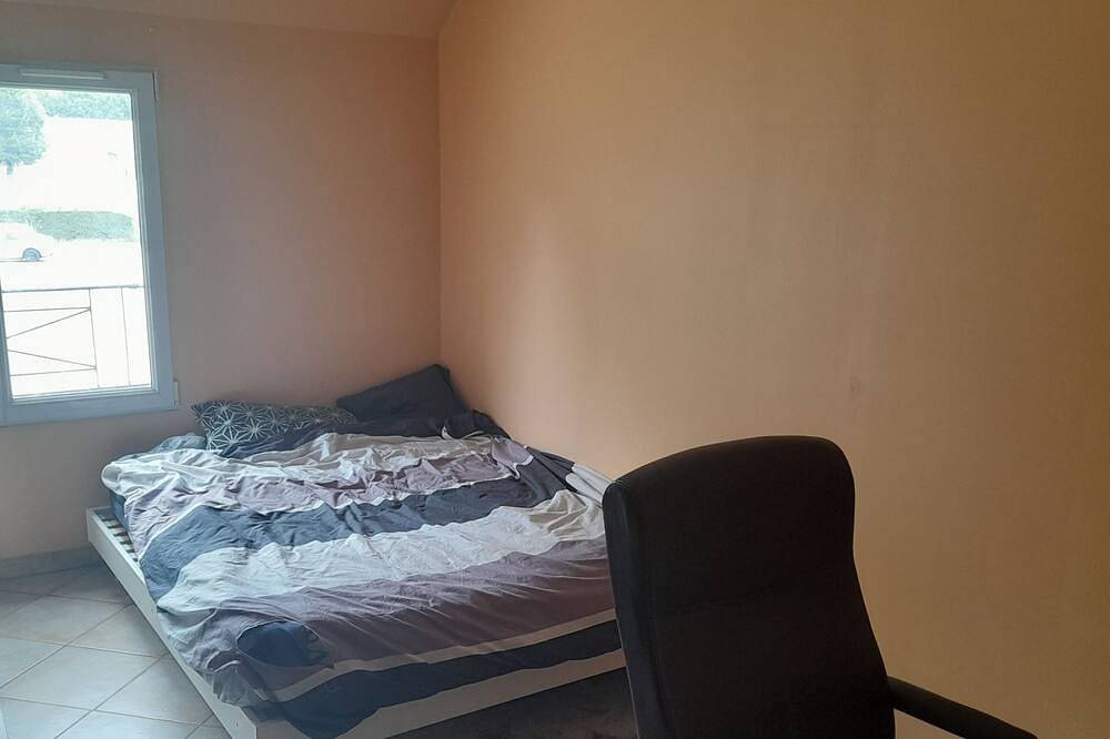 Chambre dans maison spacieuse in Auxerre, Région d'Auxerre