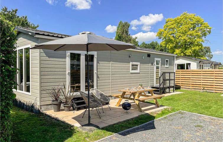Ferienhaus für 6 Personen, mit Pool und Garten sowie Terrasse