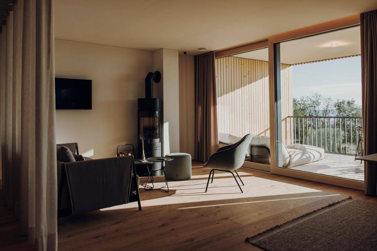 Ganze Wohnung, Sona Suites Allgäu - Sauna, Whirlpool & Alpenblick in Wiggensbach, Bayerisch Schwaben