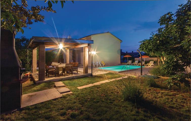 Ferienhaus für 8 Personen, mit Terrasse in Pula - 2