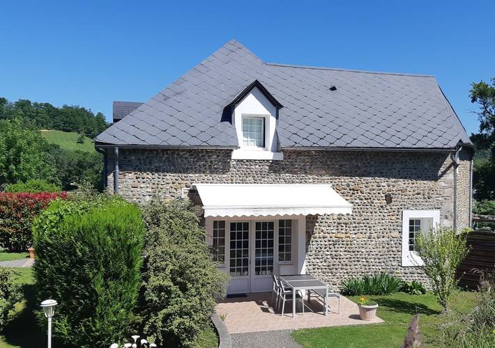 Gîte pour 4 personnes, avec jardin et terrasse à Monein