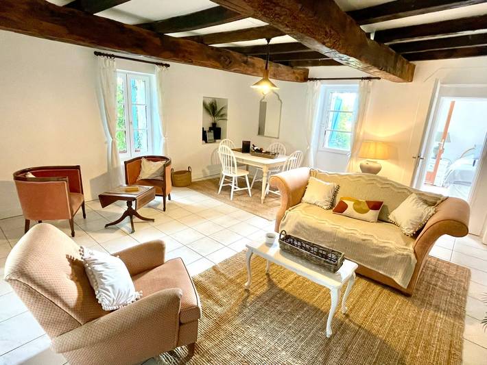 Ferienhaus für 4 Personen, mit Balkon und Terrasse sowie Garten und Pool