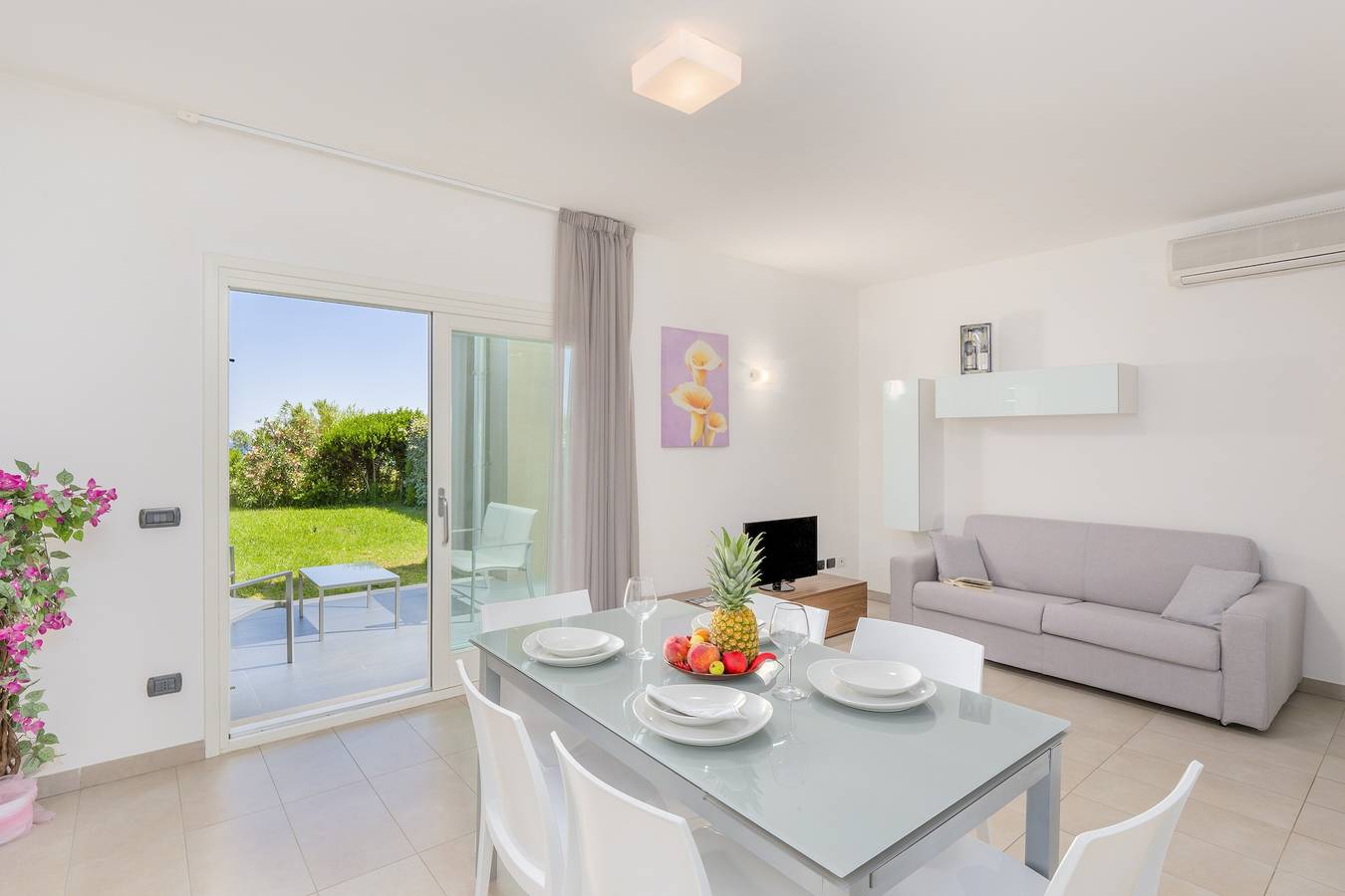 Appartamento intero, Luminoso appartamento "Villa Marconi 4" con vista mare, terrazza privata e giardino in Golfo Aranci, Costa Smeralda
