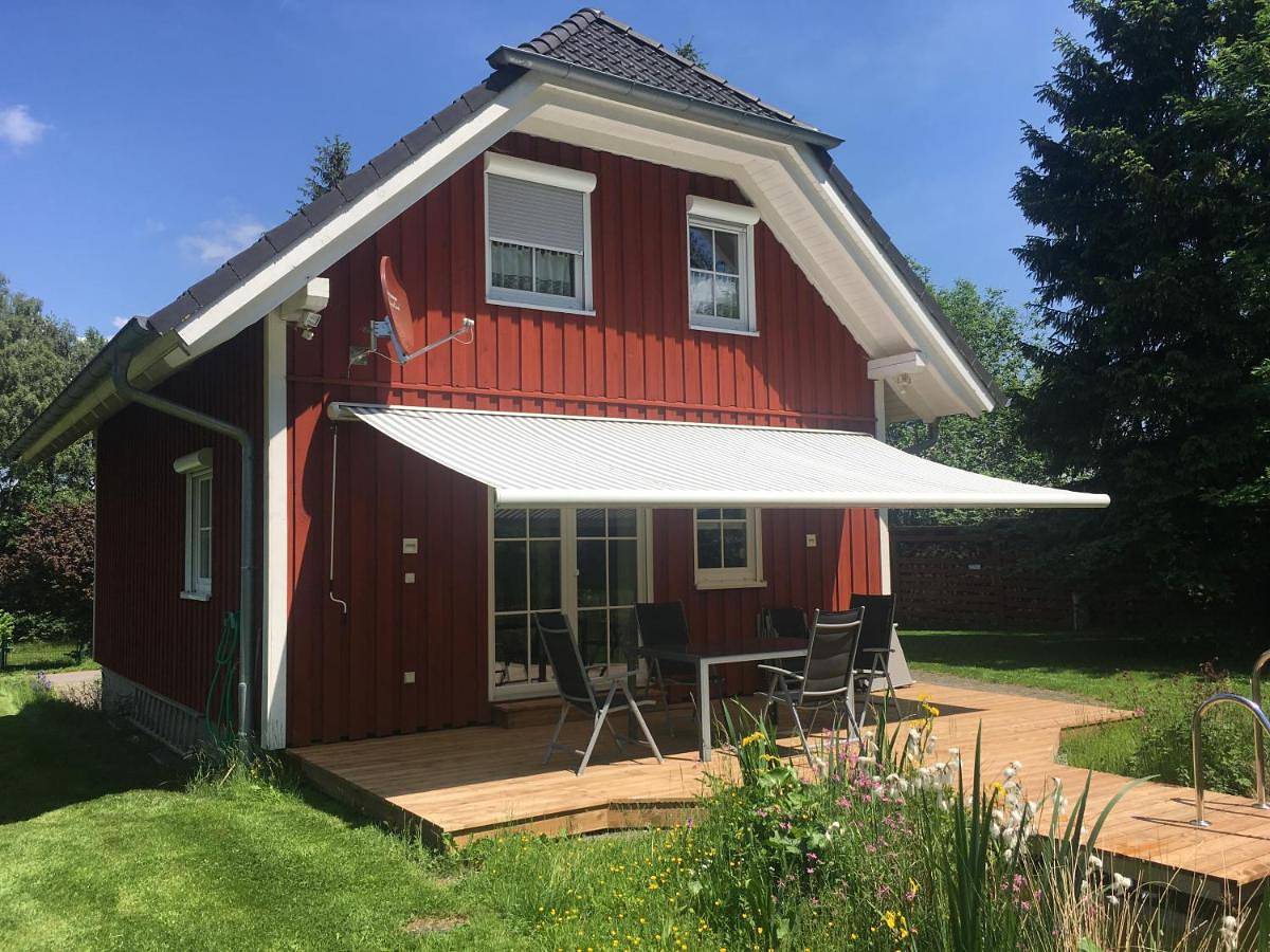 Schwedenhaus Rhön mit Sauna und Schwimmteich in Hilders, Rhön-Hessen
