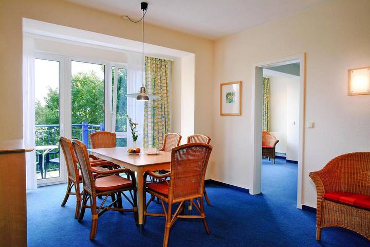 Ferienpark für 4 Personen, mit Sauna und Pool sowie Balkon auf Rügen - 3