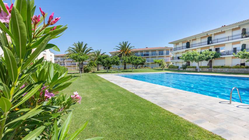 Vakantiewoning voor 4 personen, with Terras and Tuin as well as Zwembad in Calella de Palafrugell