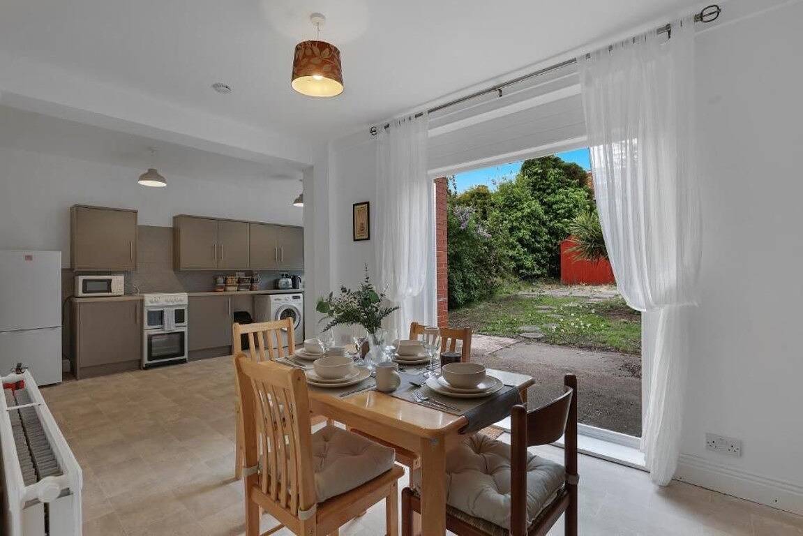 Pass the Keys | Seaside Sanctuary, Cullercoats – Walk to the Beach in Tynemouth, North Tyneside