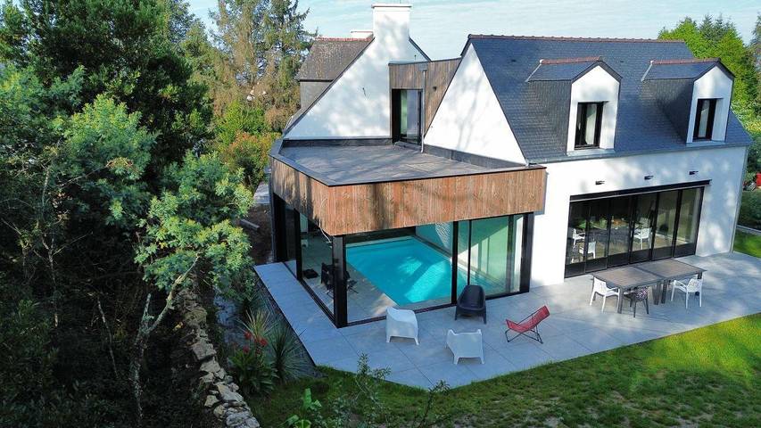 Gîte pour 15 personnes, avec Terrasse ainsi que Jardin et Piscine à Larmor-Baden - 2