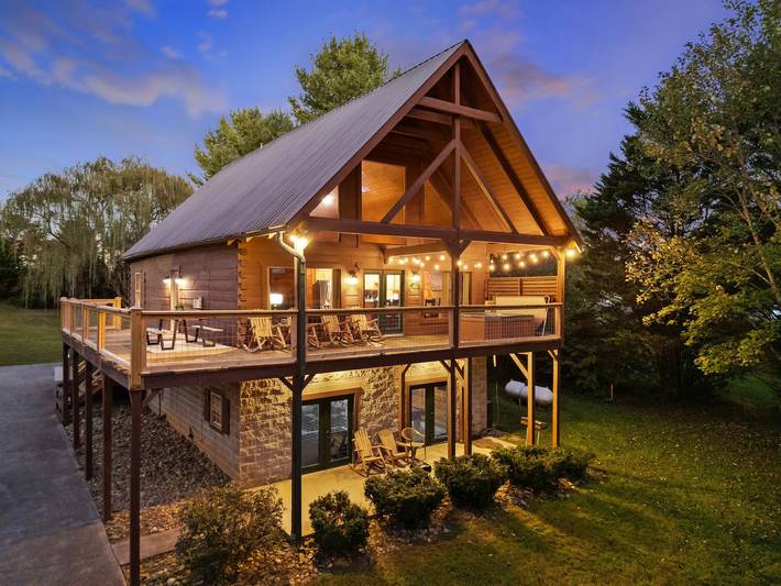 Vacation rental for 18 people, with balcony in Sevierville