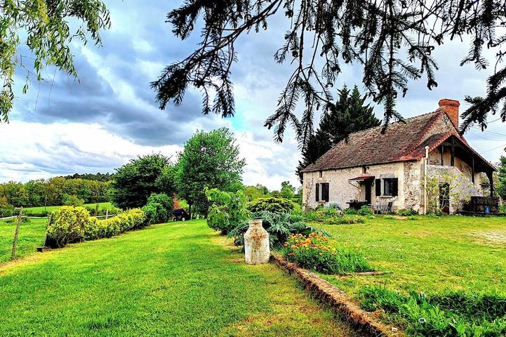 Gîte pour 4 personnes, avec Jacuzzi ainsi que Terrasse et Jardin