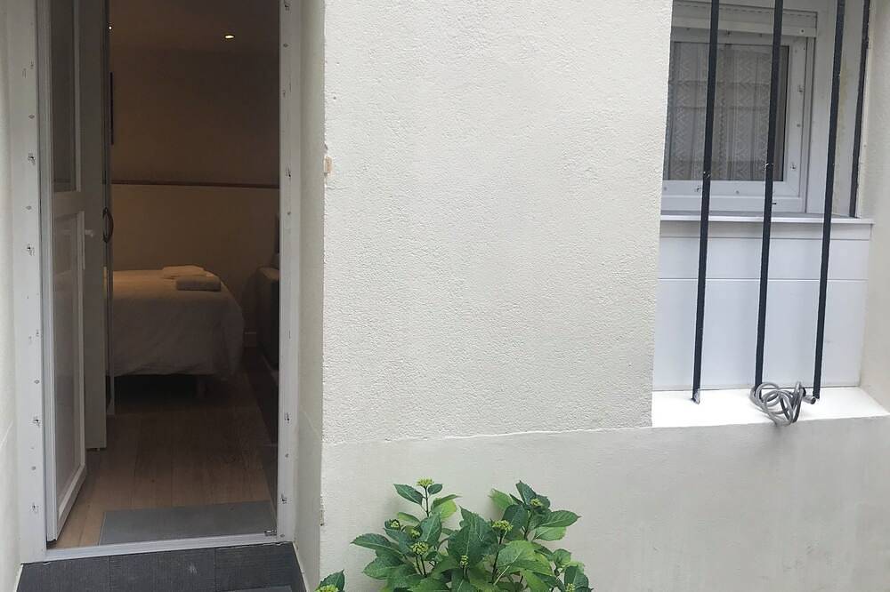 Entire apartment, Cute independent studio in Saint-Germain-en-Laye, Yvelines