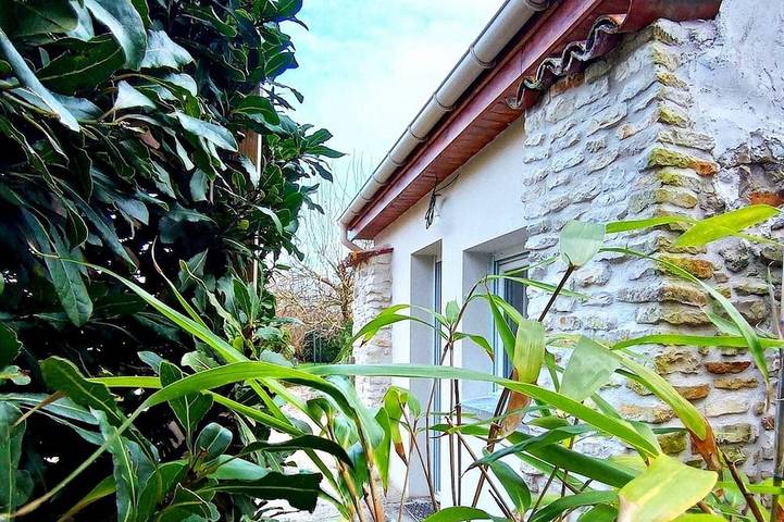 Gîte pour 2 personnes, avec Jardin et Piscine à Marigny (Deux-Sèvres)