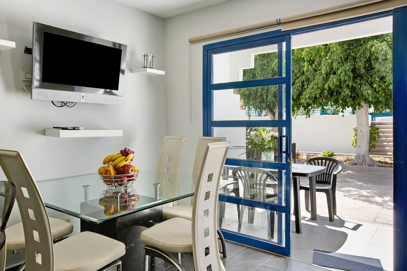 Duplex Bungalow with 2 Bedrooms and 2 Private Bathrooms in Maspalomas in Campo Internacional, San Bartolomé de Tirajana