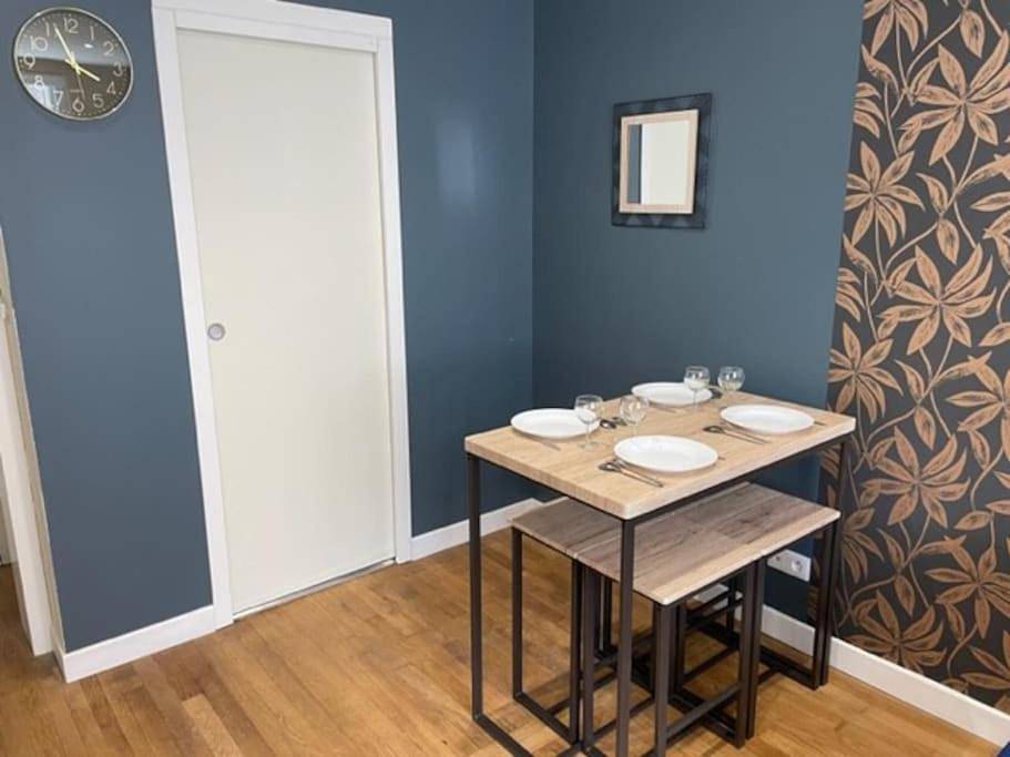 Appartement entier, One-Bedroom Apartment in Issoudun, Région d'Issoudun