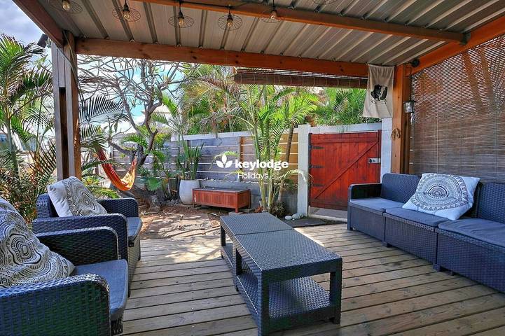 Location de vacances pour 4 personnes, avec jardin et piscine à La Saline les Bains