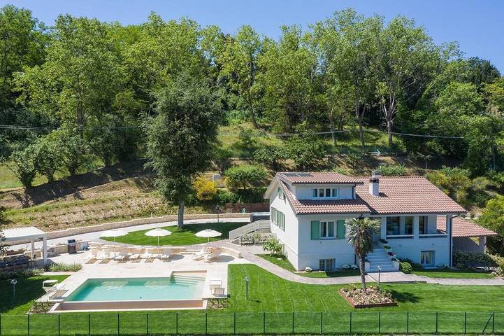 Villa Meer - Villa privata, 5 camere, piscina, A/C, Wifi, Jacuzzi, Marche in Fano (Comune), Valle del Metauro