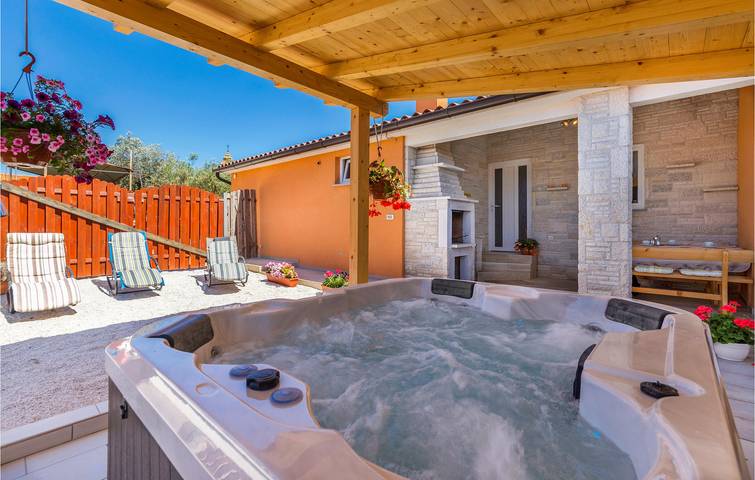 Ferielejlighed for 5 personer, med terrasse - 1
