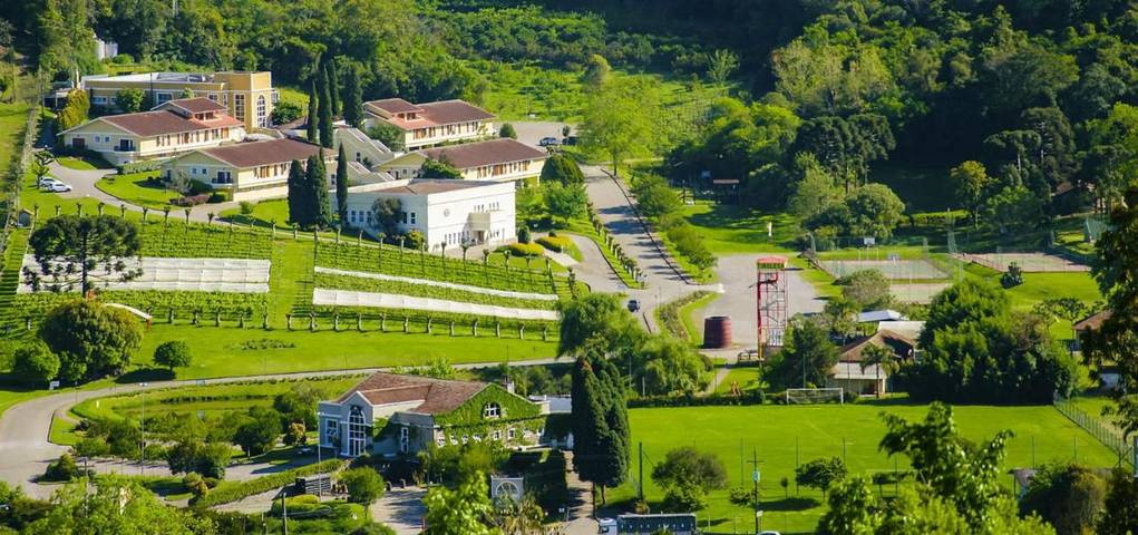 Pousadas para 2 pessoas, com jardim e piscina e ainda jacuzzi, com animais de estimação em Bento Gonçalves