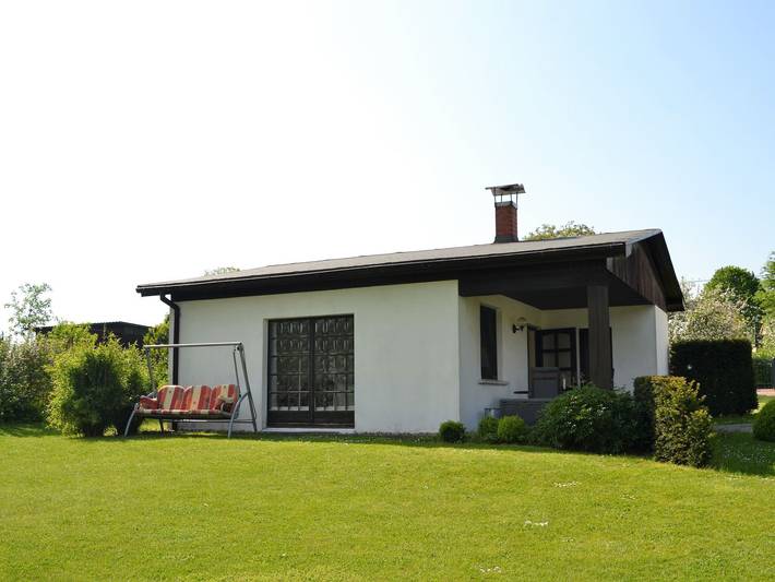 Bungalow für 2 Personen, mit Terrasse und Garten sowie Ausblick und Seeblick