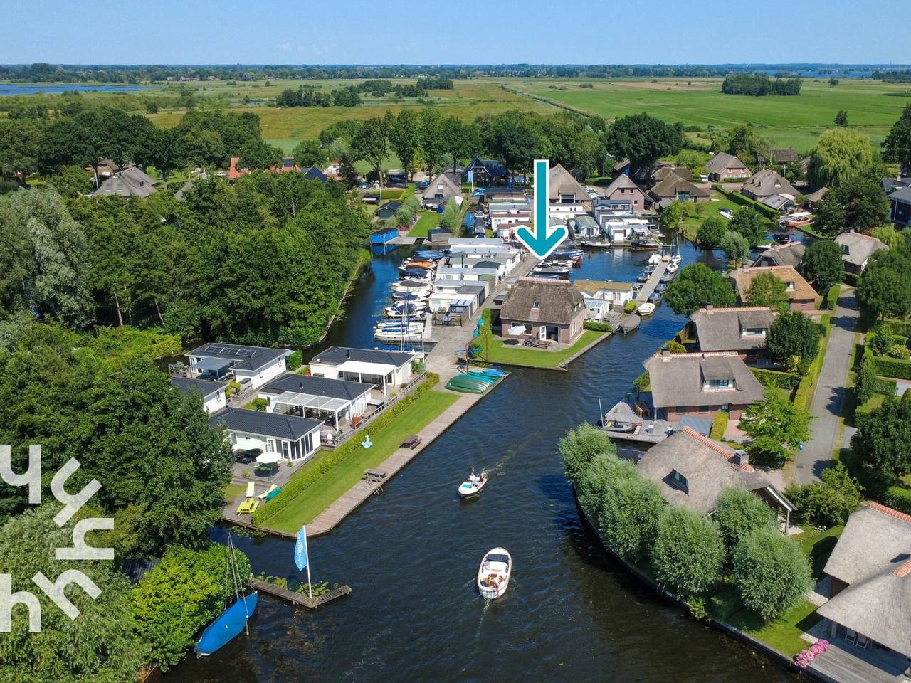 Comfortabel 10-persoons vakantiehuis aan het water met eigen aanlegsteiger nabij Giethoorn in Nationaal Park Weerribben-Wieden