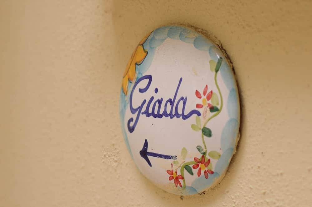 Apartamento entero, Apartment Jade - Holiday Home Gialu in Maiori, Costa Amalfitana