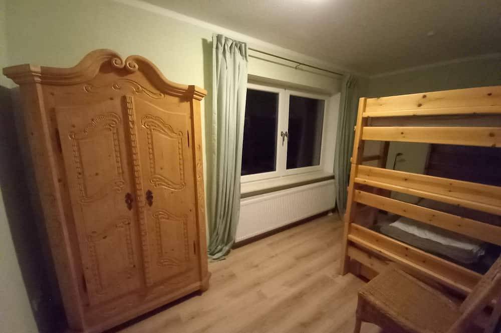 Entire apartment, Vacation apartment for 1 - 5 pers. in Aurich in the heart of East Frisia in Aurich, Landkreis Aurich