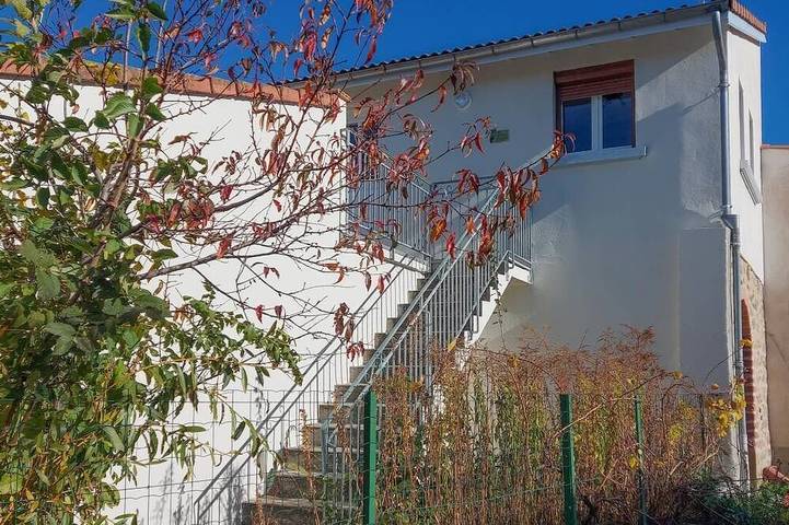 Location de vacances pour 4 personnes, avec jardin, animaux acceptés à Orbeil (Puy-de-Dôme)