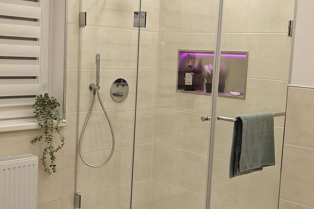 Ganze Wohnung, Haus am Berg, Fewo Panoramablick im fränkischen Seenland, Haustiere willkommen. in Pleinfeld, Frankenalb