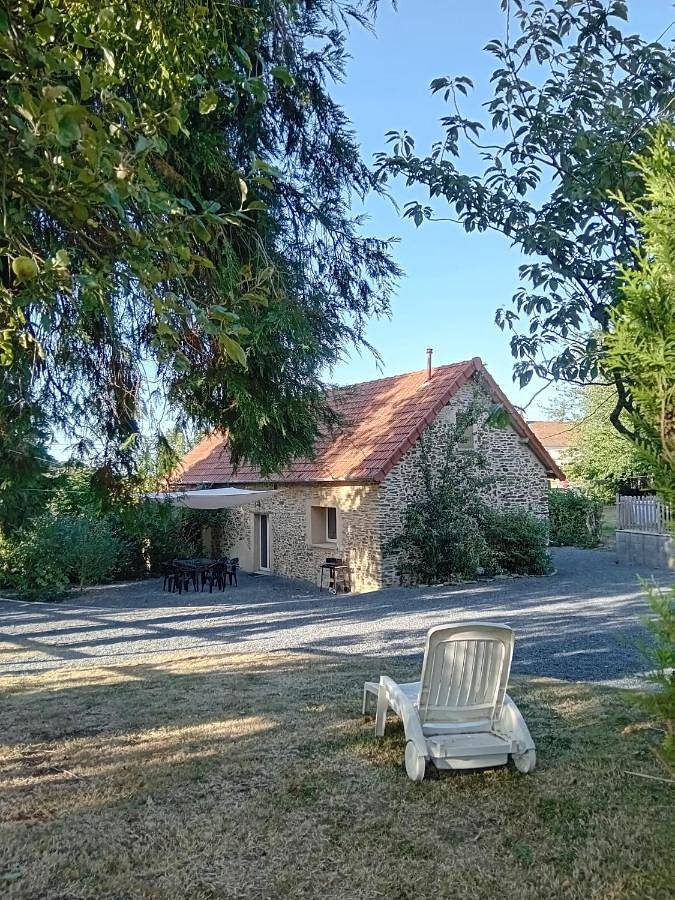 Location de vacances pour 6 personnes, avec Jacuzzi et Terrasse ainsi que Jardin et Vue dans La Luzerne