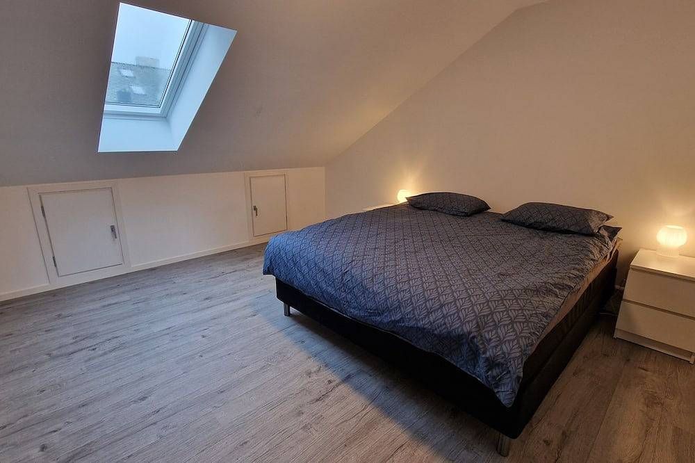 Ganze Wohnung, Newly renovated loft apartment with a panoramic view of the sea. in Kristiansund, Nördliches Fjordnorwegen