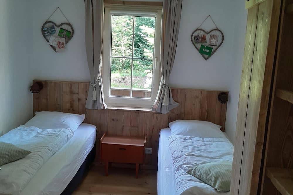 Cozy child-friendly apartment with spacious terrace and view of the slopes in Altastenberg, Hochsauerlandkreis