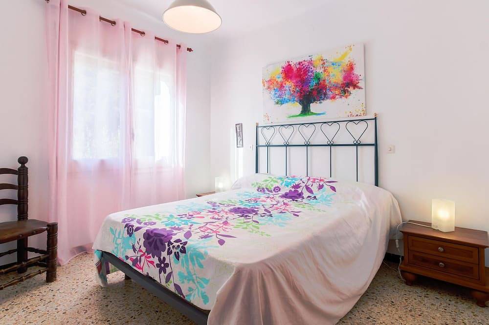 Appartamento intero, Sea View Apartment, Parking Included, Pets Allowed in Llanca, Upper Empordà