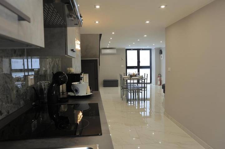 Ferienhaus für 6 Personen, mit Balkon und Ausblick, kinderfreundlich in Catania