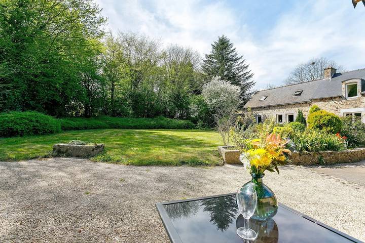 Chambre d’hôtes « La Bohème » avec jardin partagé et Wi-Fi in Saint-Donan, Cotes-d'Armor