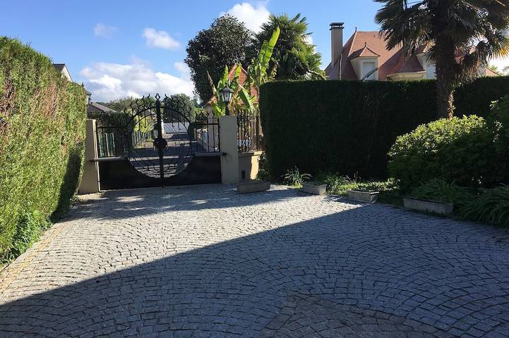 Location de vacances pour 4 personnes, avec Terrasse et Jardin à Idron
