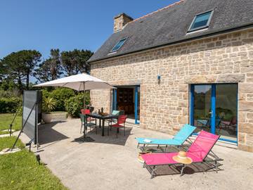 Gîte pour 4 personnes, avec terrasse et jardin, animaux acceptés à Trégastel