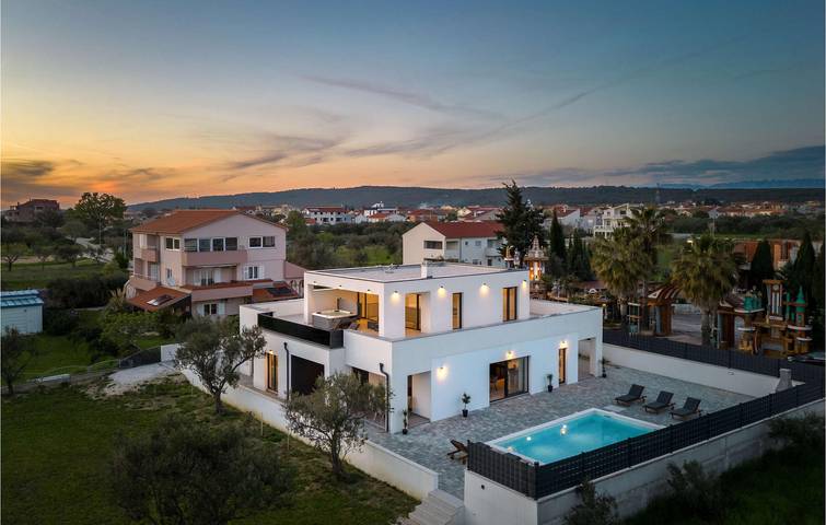 Ferienhaus für 8 Personen, mit Pool - 1