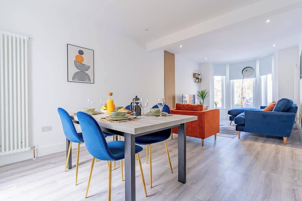 Charming 3Br house in folkestone walkable to the beach and close to eurotunnel in Folkestone, Kent