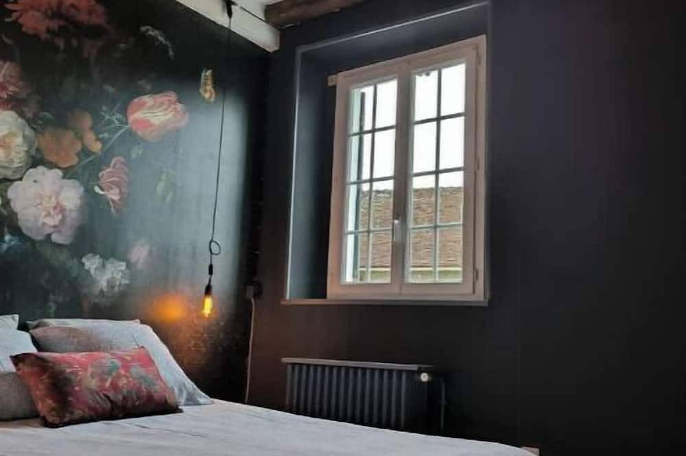 Maison curieuse - spa and hammam wellness area in Épisy, Sena y Marne