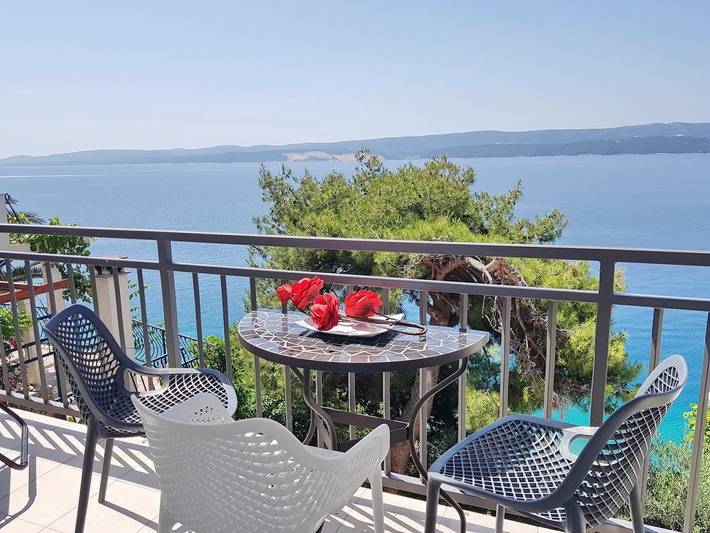 Ganze Wohnung, Traumhafte Terrasse mit Meerblick, erste Reihe zum Meer in Stanici, Omis-Riviera