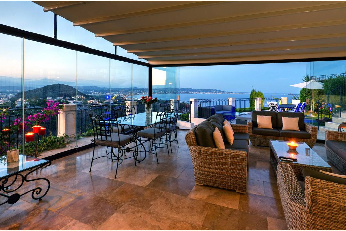 Villa für 12 Personen mit Balkon in Théoule-sur-Mer, Massif de l'Esterel