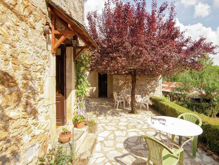 Location de vacances pour 6 personnes, avec Terrasse et Jardin à Chasteaux
