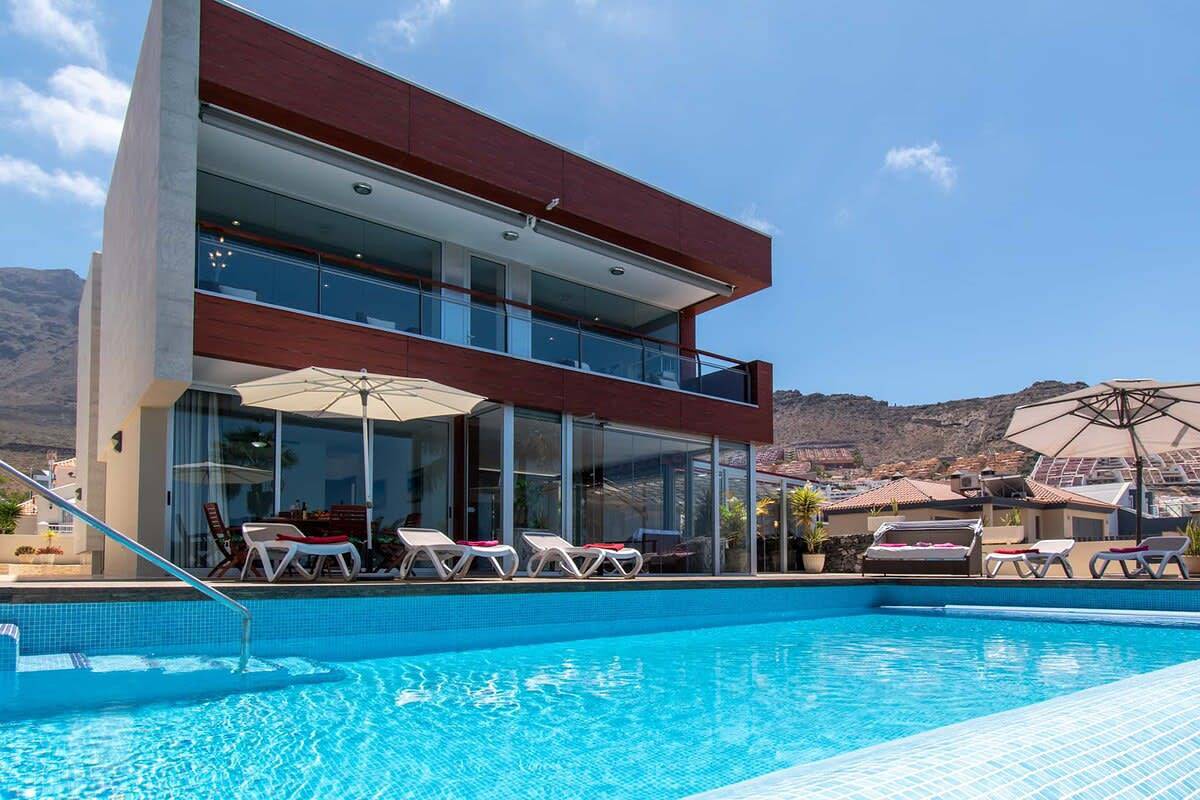 Villa Almeria with ocean views in Adeje, South Tenerife