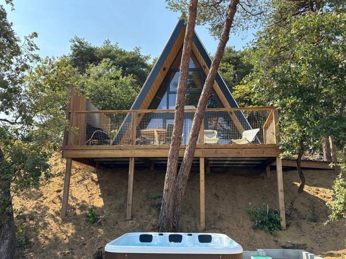 Appartement de vacances pour 4 personnes, avec Balcon et Jacuzzi ainsi que Terrasse et Vue