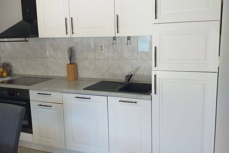 Entire apartment, Three bedroom apartment with balcony in Blato, Korcula